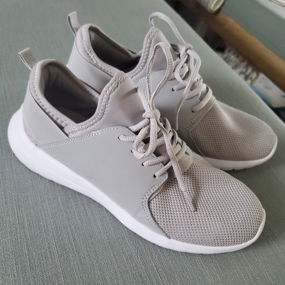 womens memory foam trainers